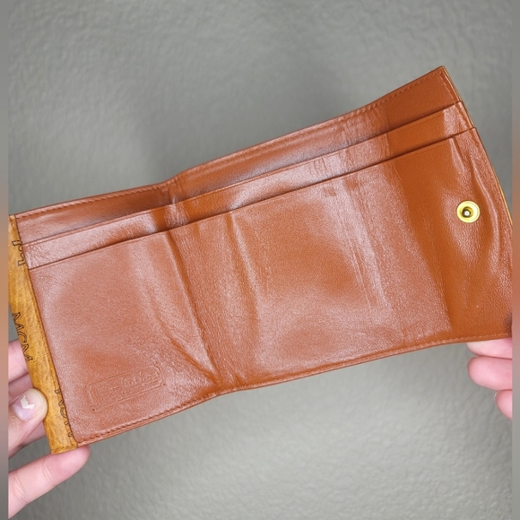 MCM Wallet! - Picture 8 of 8